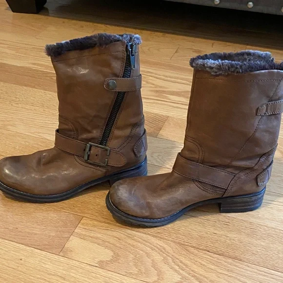 Clarks Brown Leather Boots - Picture 2 of 7